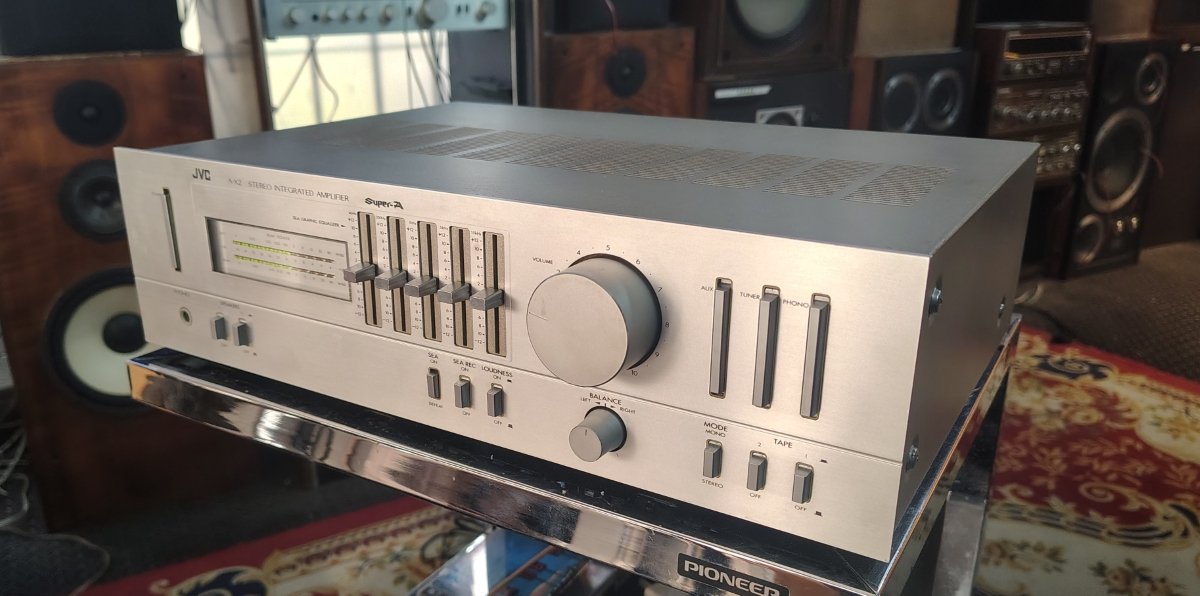 jvc-ax2